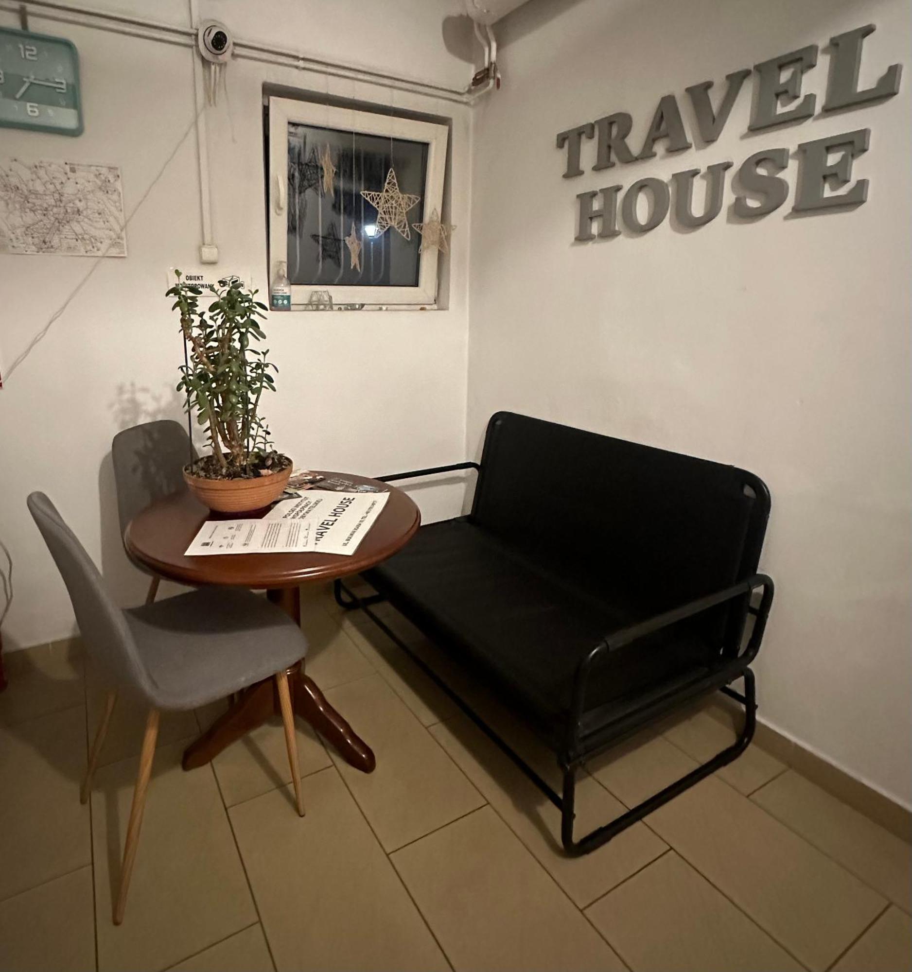 Travel House Wroclaw Hotell Eksteriør bilde